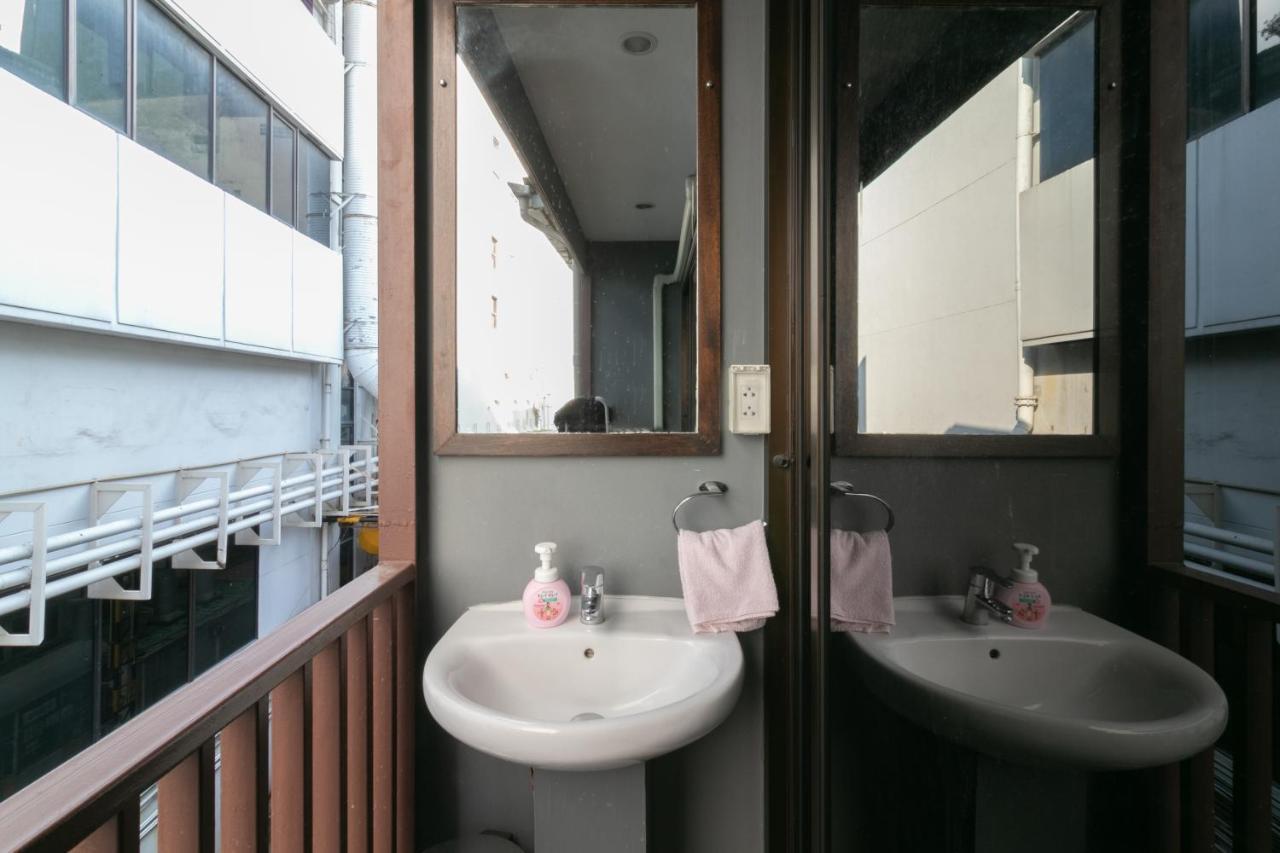 Phobphan Hostel Bangkok Exterior foto