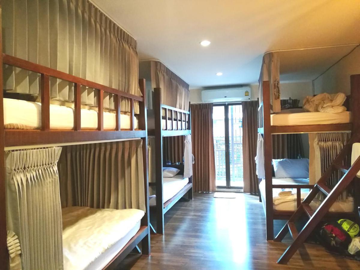 Phobphan Hostel Bangkok Exterior foto